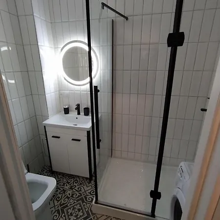 On Meretyna Street - між вокзалом і центром