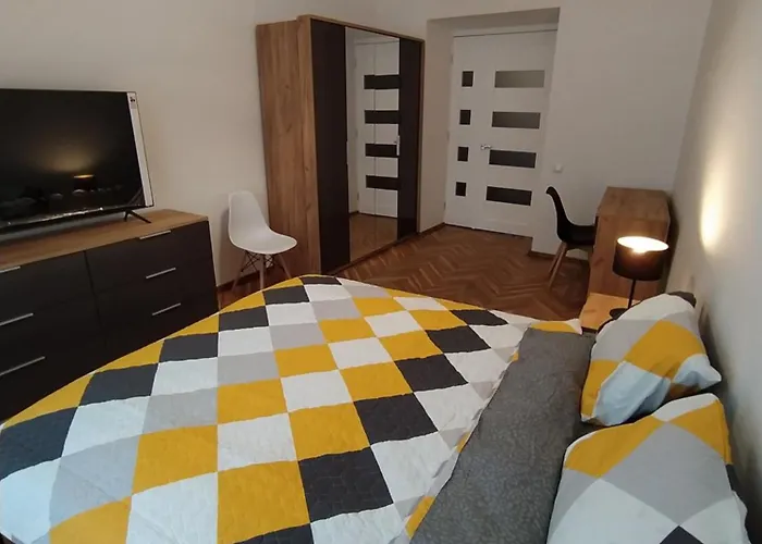 アパート On Meretyna Street - між вокзалом і центром リヴィウ