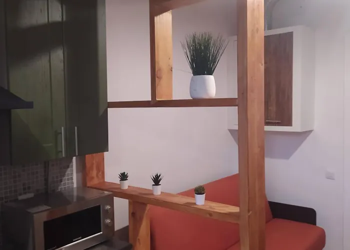 On Meretyna Street - між вокзалом і центром