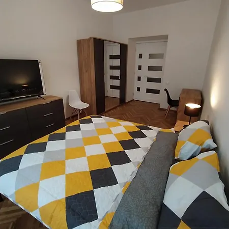 Apartman On Meretyna Street - між вокзалом і центром Lviv